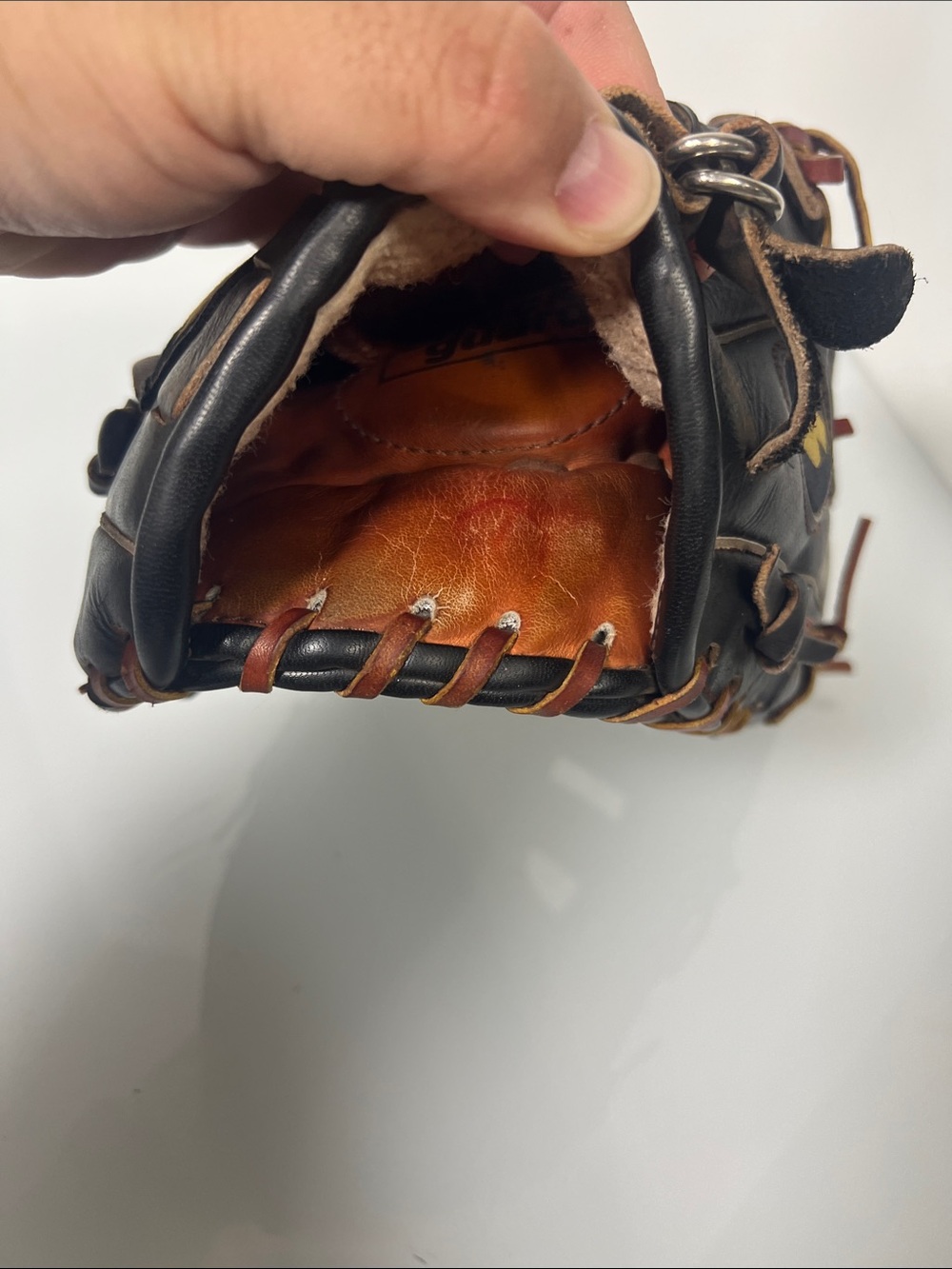 SSK CLP-83 right hand throw glove 12.75” - Picture 11 of 12